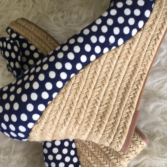 Tory Burch
Navy Blue White Polka Dot New Espadrilles Wedges Heels Sandals - Picture 12 of 16